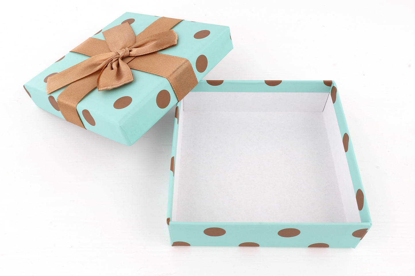 Geschenkbox mit Deckel (leer) - passend z.B. für unsere Seifen, 101/101/32 mm