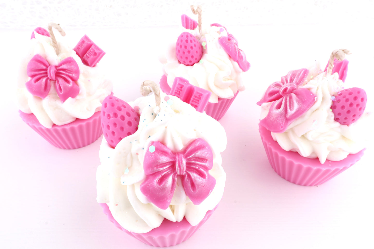 Pink Cupcake Dessertkerze, aus 100% Bio-Sojawachs, vegan, 70/67 mm, 110g