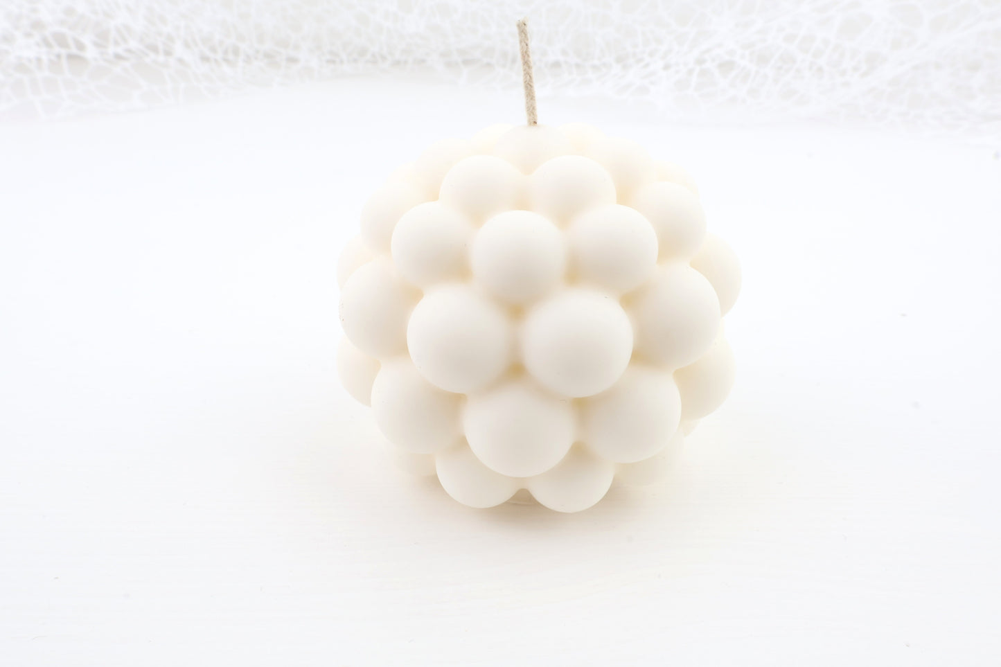 Runde Bubble Kerze - mit sanft geformten Wachsblasen, aus 100% Bio-Sojawachs, vegan, 54/64 mm