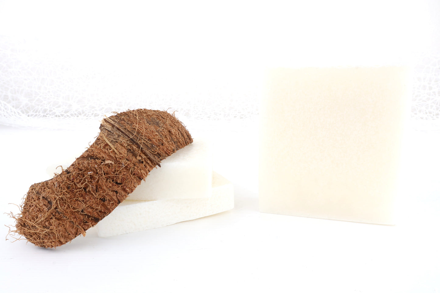 Kokosnussseife - mit anteiligen Bio-Zutaten: Kokosmilch und Kokosöl, vegan, 100g