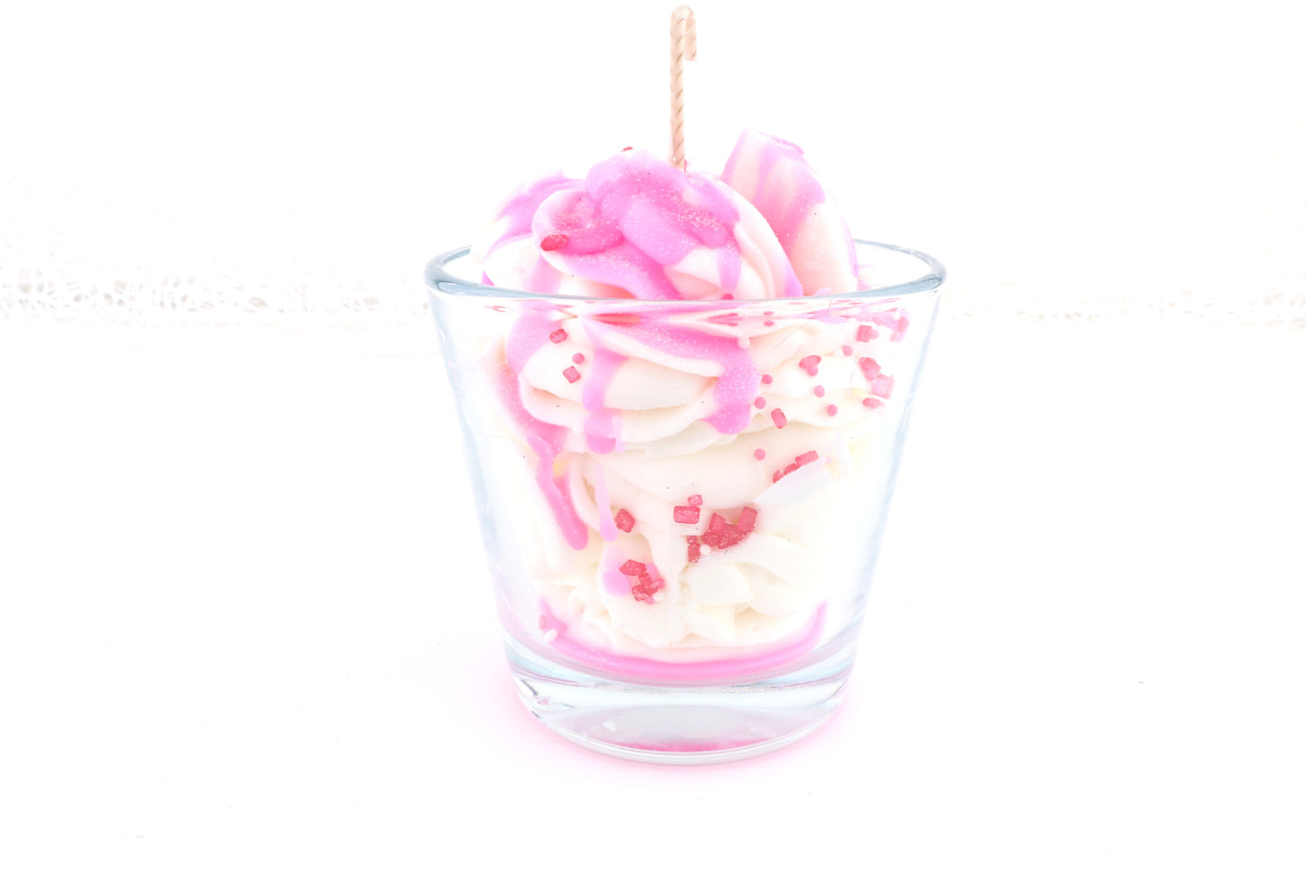 Pinker Kerzen-Sahnetraum - mit Sprinkles und Glitzer im Glas (Einzelstück)