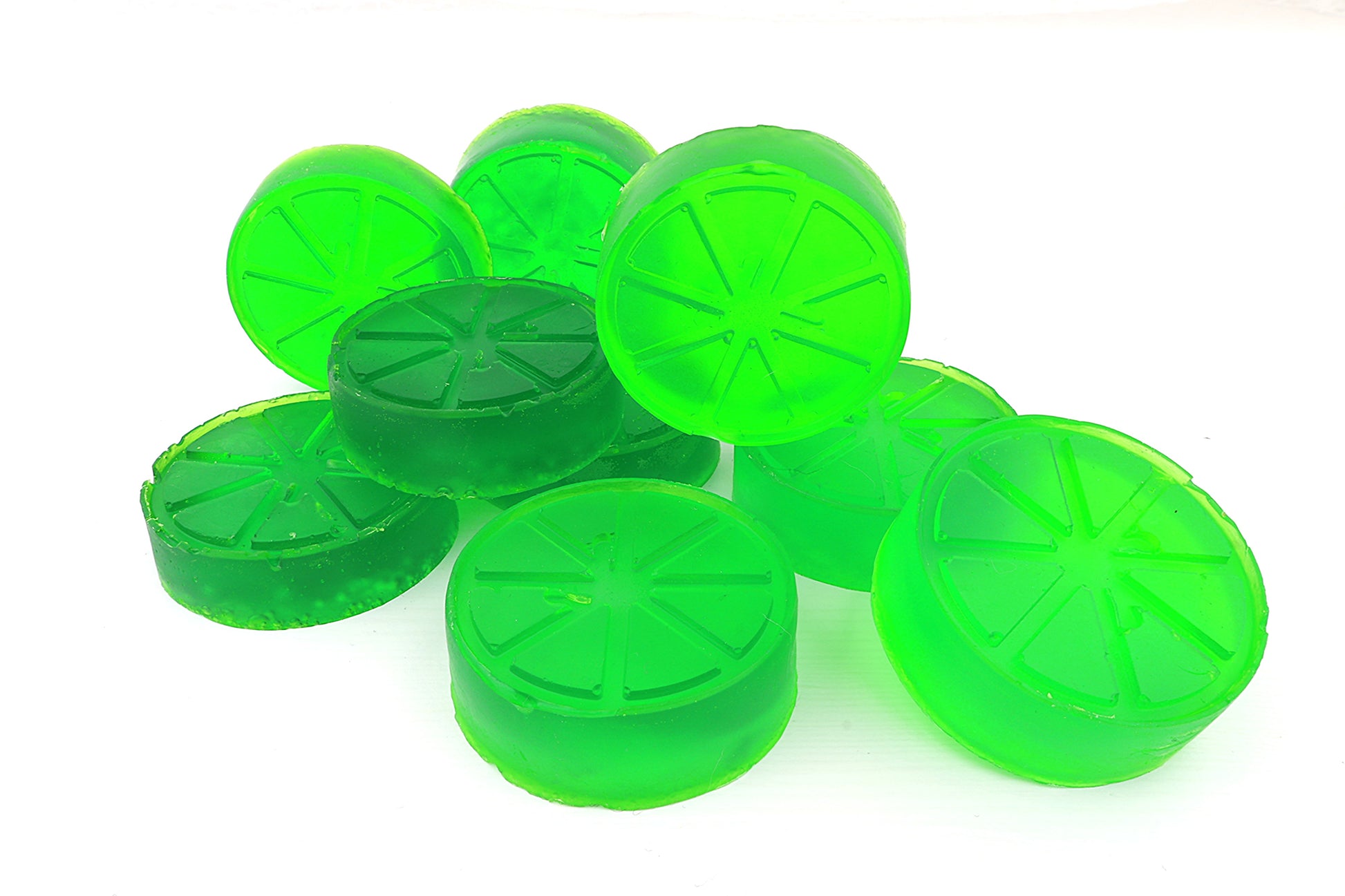 Frische Mojito Seife mit Limettenaroma, handgemacht, pflegend und vegan für ein erfrischendes Duscherlebnis.